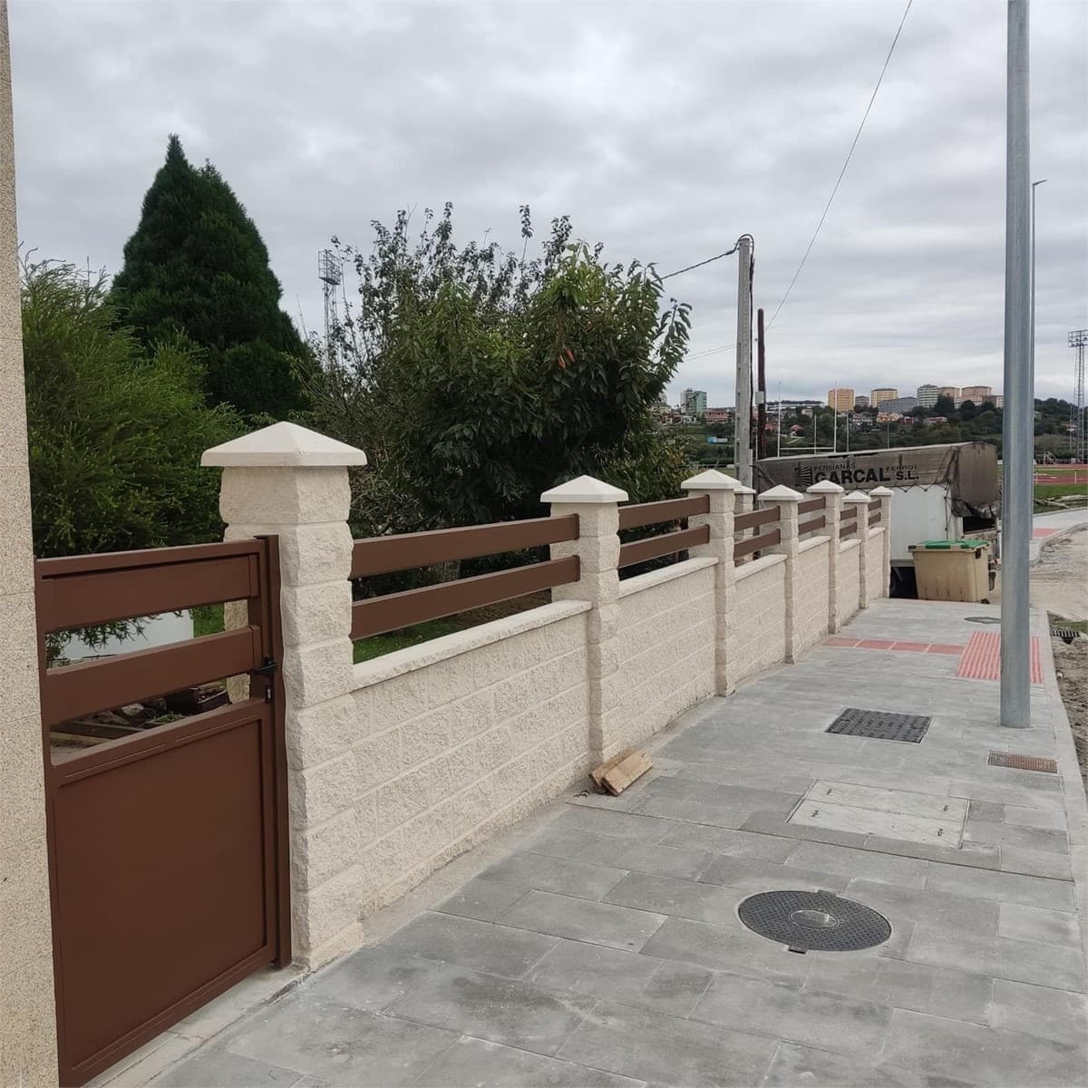 Expertos en carpintería metálica y automatismos en Narón