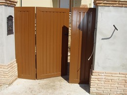 PORTAL Y PUERTA CON CHAPA MULTIUSOS